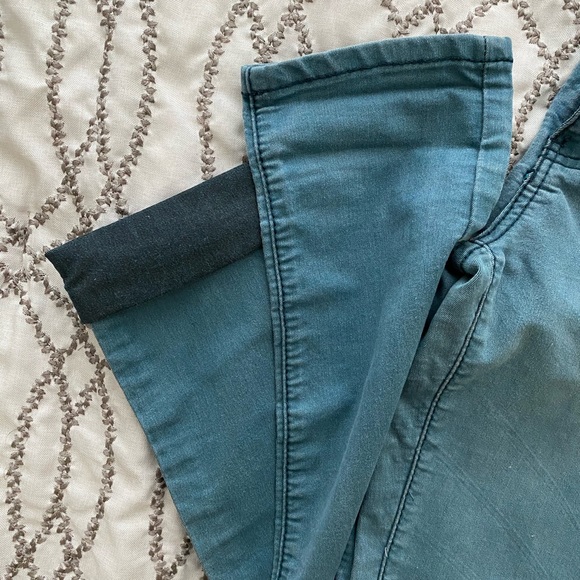 Stone Washed Skinny Jeans - Picture 3 of 6